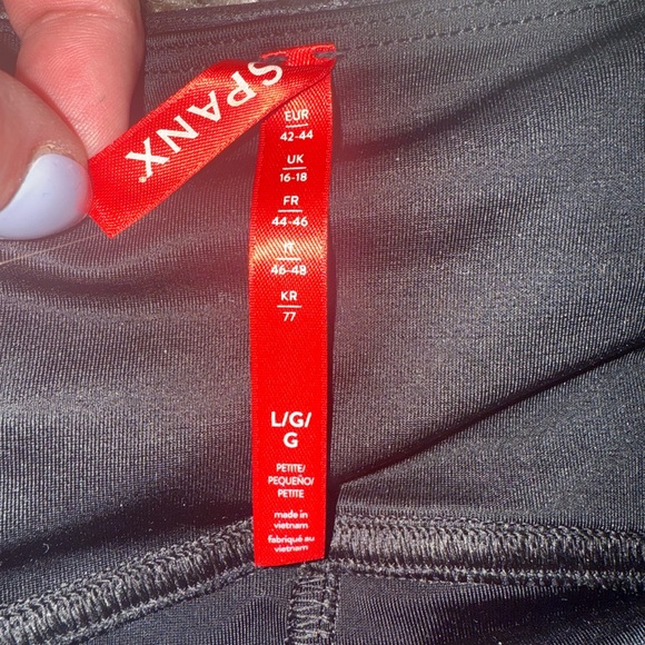 SPANX Faux Leather Leggings - Picture 8 of 9